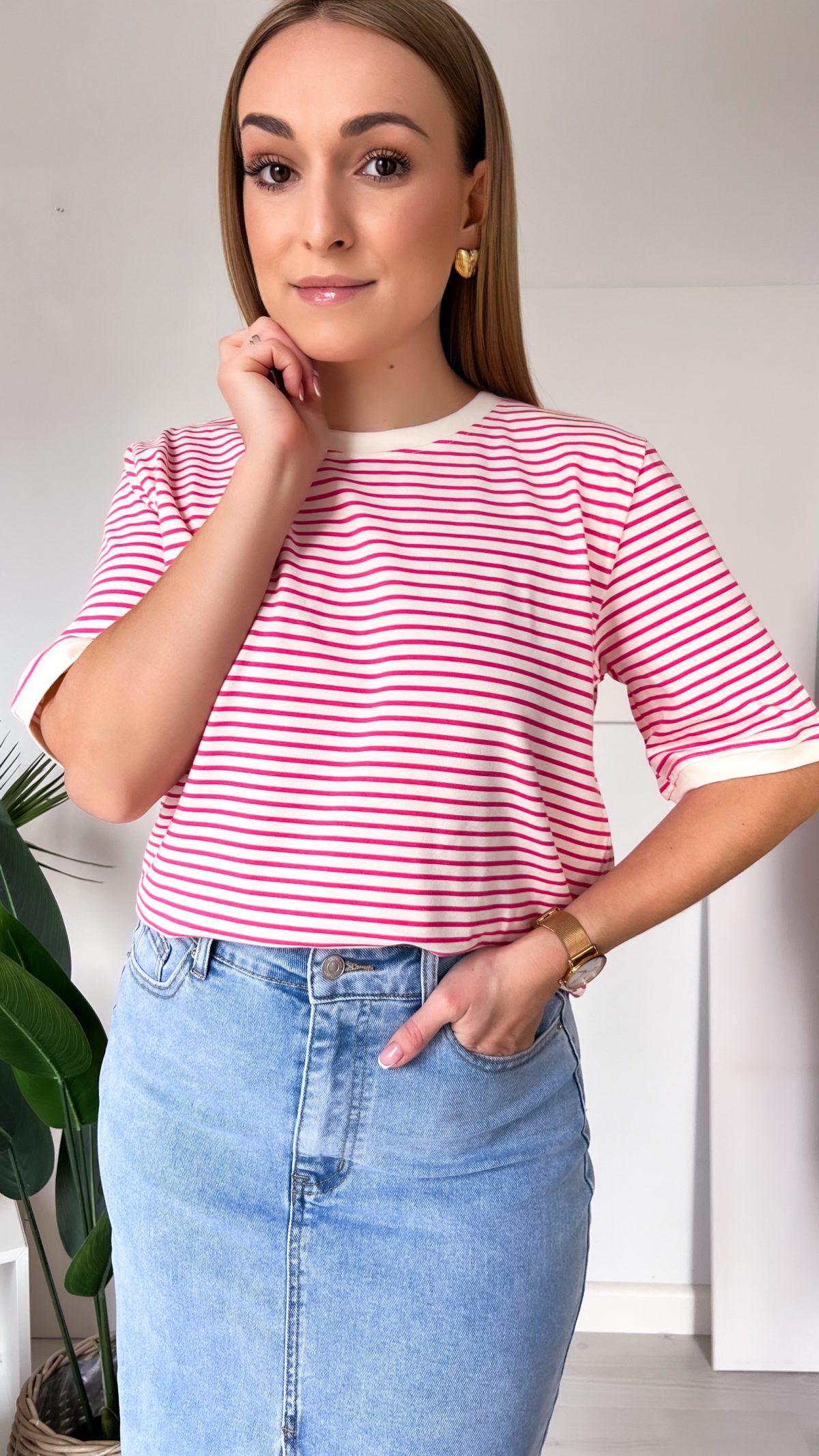 T-shirt  🔹 "Stripe Essential" beżowy w różowe paski - obrazek 2