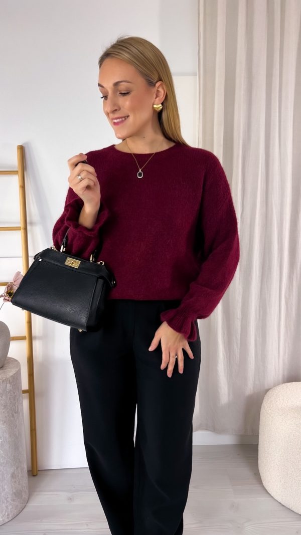 🧶 Sweter z baby alpaką w składzie z falbanką przy rękawach 🧶 bordo