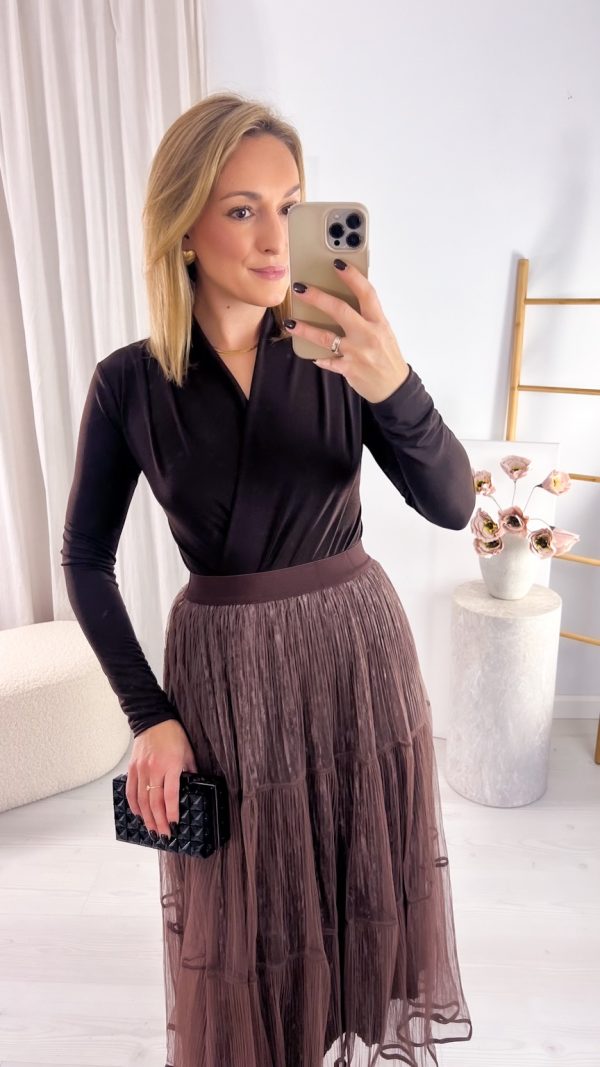 Klasyczne czekoladowe body z wodą na dekolcie POWIĘKSZONY STANDARD