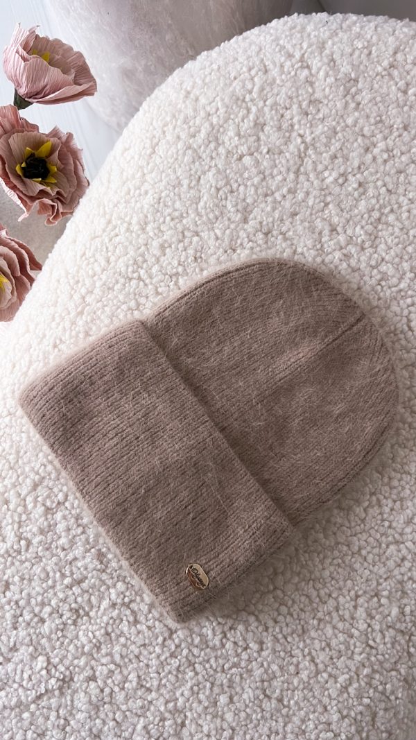 Czapka z angory 60% latte