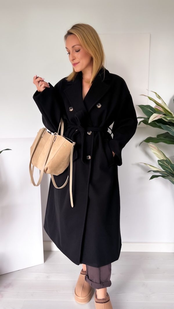 Długi jesienny płaszcz czarny