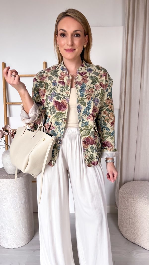 Bomberka gobelinowa wiosenne kwiaty